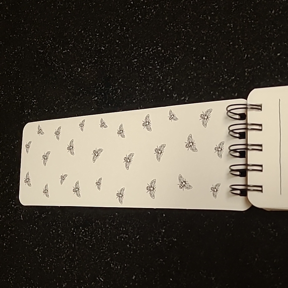 🐝Rae Dunn Busy Reporter's List Pad - Picture 3 of 5